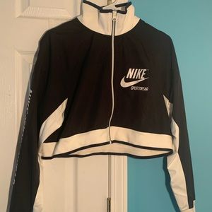 Nike Cropped Jacket